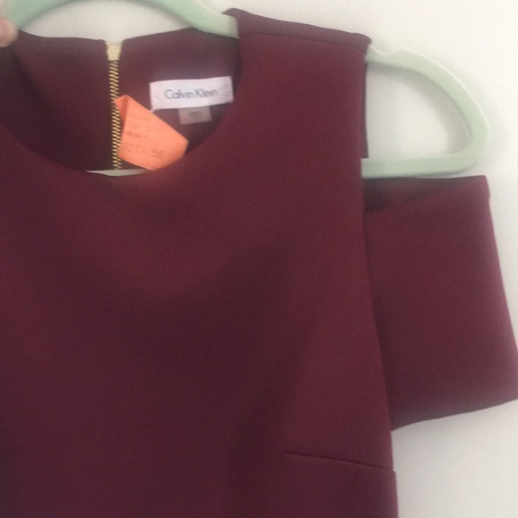 Calvin Klein Dresses & Skirts - Calvin Klein Open Shoulder Dress